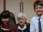 kids-sharing-love